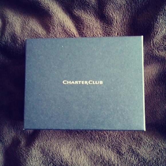 Beautiful dressy Necklace and Earrings.. - Picture 4 of 4